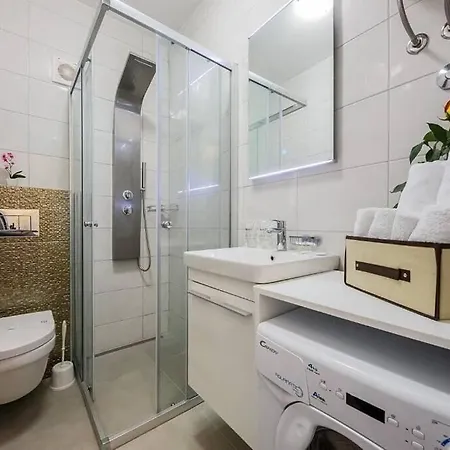 Apartman Emica *